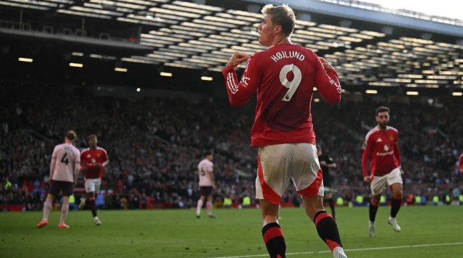 Manfaatkan Kekacauan di Manchester United Trio Raksasa Italia Berburu Rasmus Hojlund