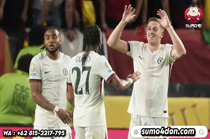 Liam Delap merayakan gol kedua Chelsea bersama rekan-rekannya dalam laga Grup D Piala Dunia Antarklub melawan Esperance de Tunis