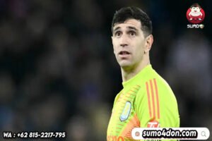 Emiliano Martínez menjadi satu-satunya pemain Aston Villa yang tak tergantikan pada fase grup UCL 2024/2025.