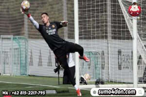 Andriy Lunin selalu berada di bawah bayang-bayang Thibaut Courtois di Real Madrid.