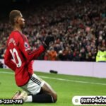 Pemain Manchester United, Marcus Rashford melakukan selebrasi setelah mencetak gol